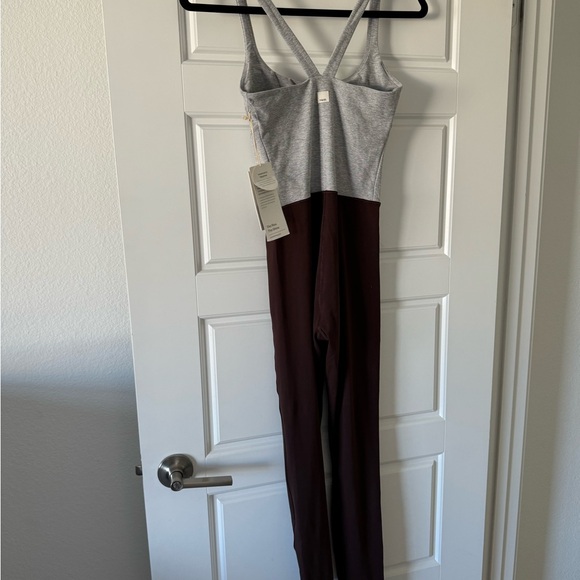 VUORI COLORBLOCK CORSET JUMPSUIT Gray & Mohogany Knit Size: XS NWT $128 MSRP - Picture 5 of 5